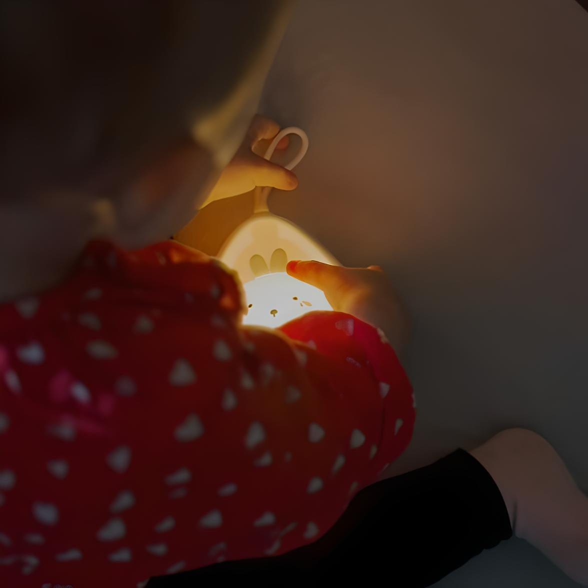 Veilleuse lapin nomade douce lumière avec détecteur