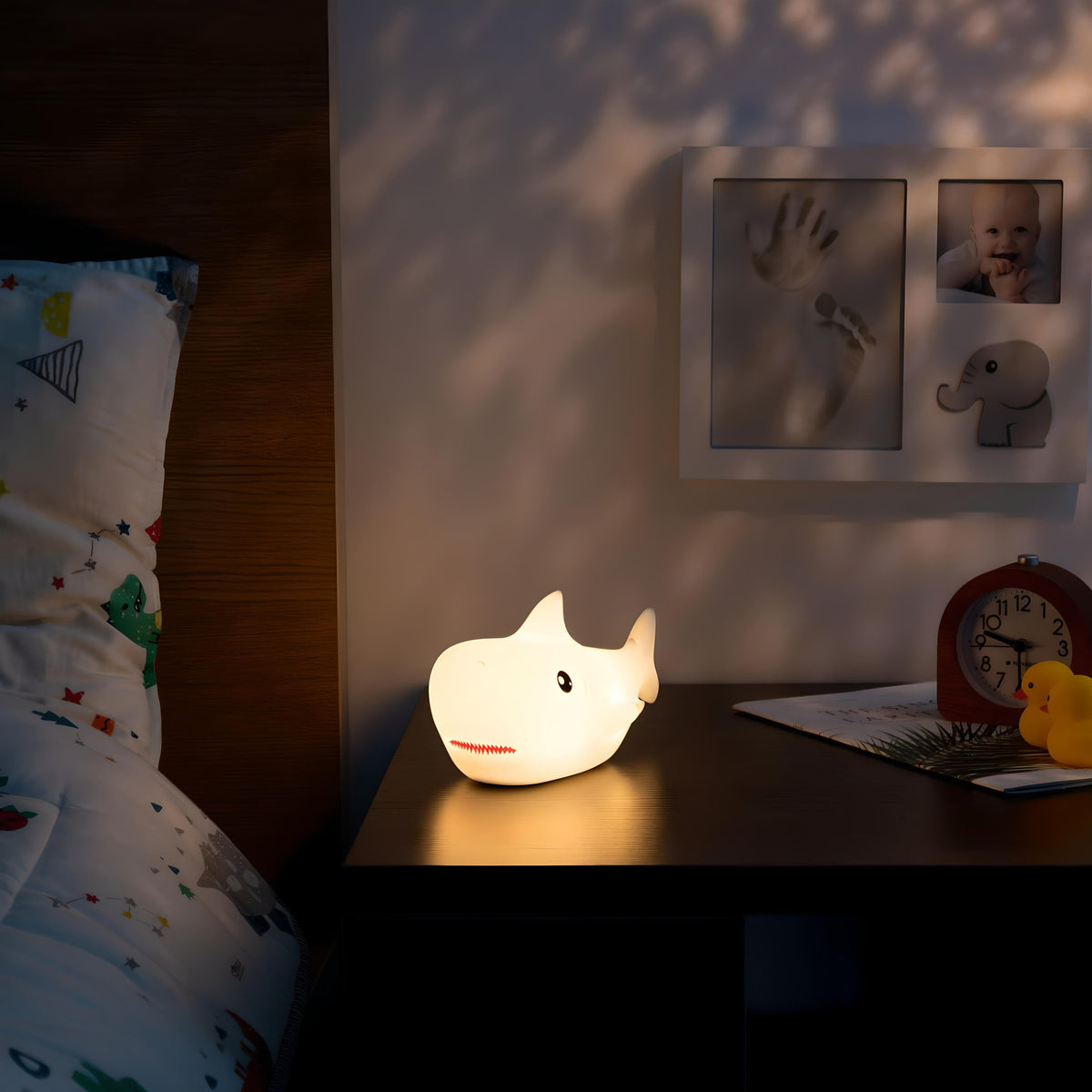 Veilleuse requin lumineux décoratif pour chambre enfant